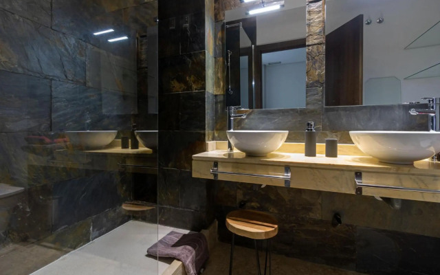 Alkazar Gardens Old Town 6 pax