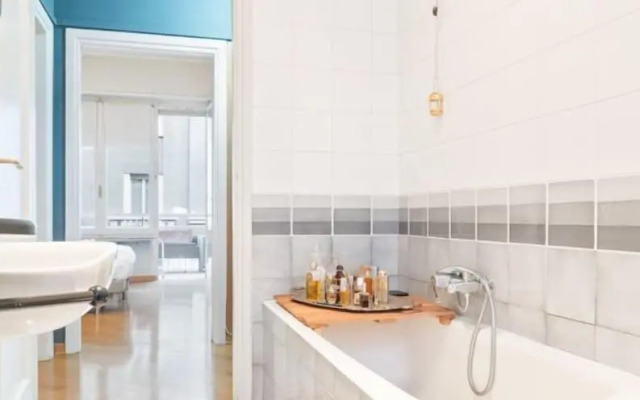 MM Bernini Roomy Apartment