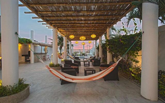 Hotel La Ría Playas