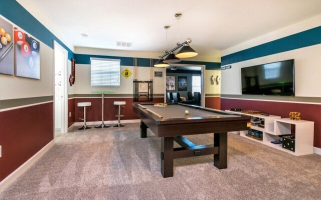 8946tw 8 Bedroom Villa by RedAwning