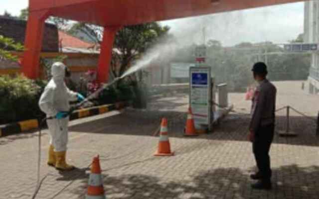 Diajeng Room Near Ipdn