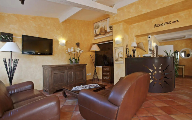 Отель Les Calanques