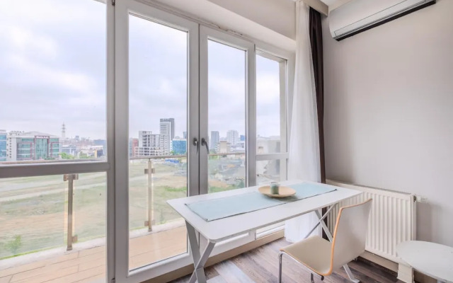 Modern Residence Studio Flat w Balcony in Bagcilar