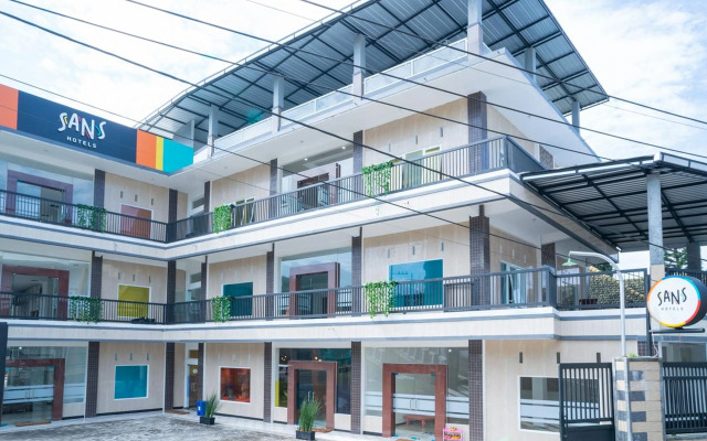 Sans Hotel Queen Batu