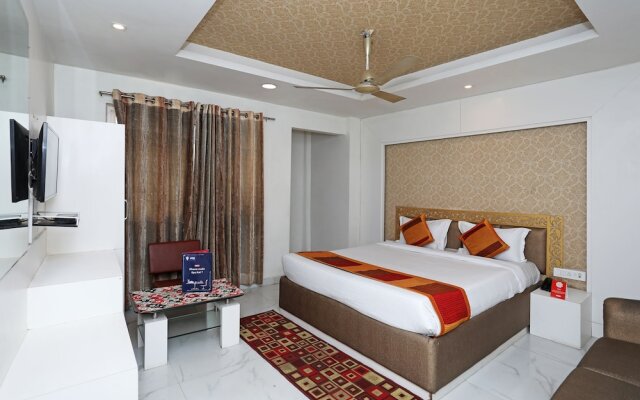 OYO 10277 Hotel Delux Golden