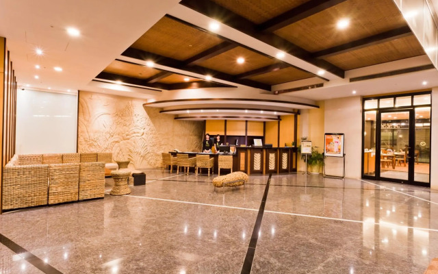 The Loft Seaside Suites