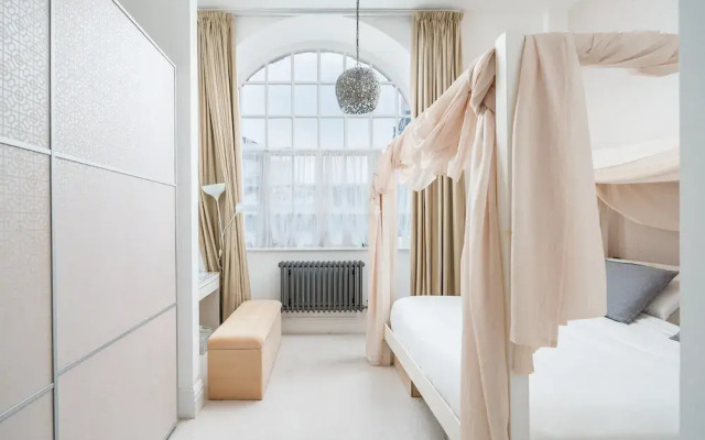 Light & Spacious 1 bed by Battersea Park Sleeps 4