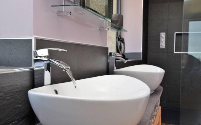 Immaculate 5-bed House Located in Caernarfon