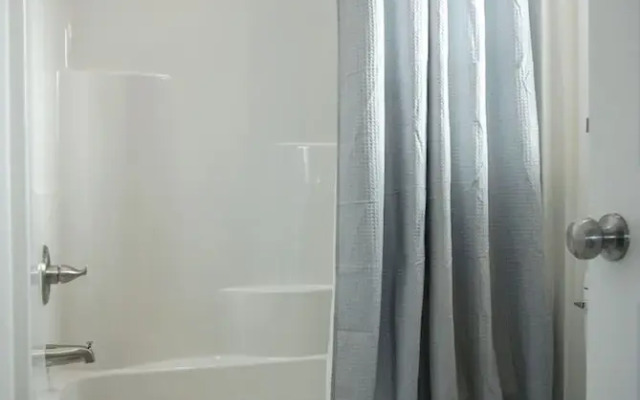 StayAE - Flamingo House