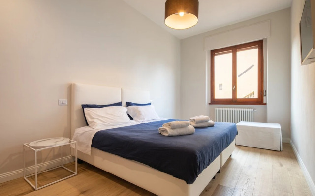 Ponte Vecchio White by Mmega