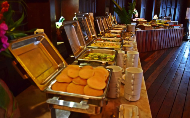 Coco Palm Beach Resort
