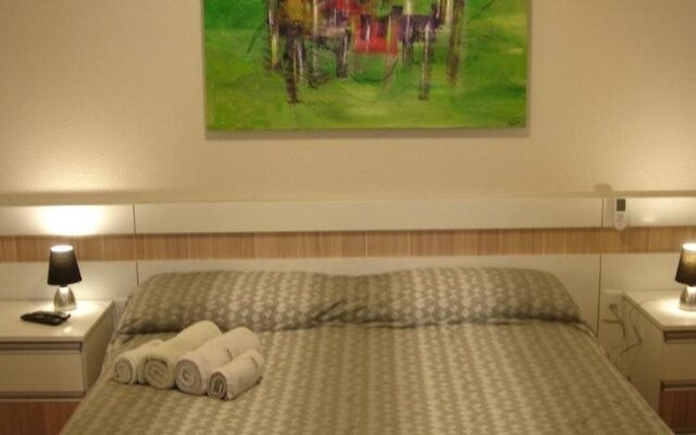 Wall Street Flat Service