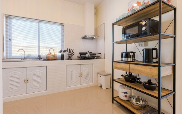 Cozy 3 Bedroom Pool Villa C883