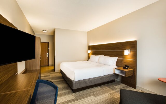 Holiday Inn Express & Suites Bellevue, an IHG Hotel