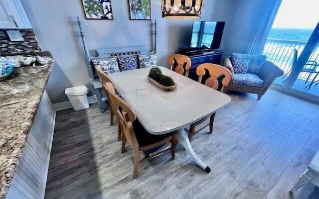 Pelican Beach 0807 1 Bedroom Condo by Pelican Beach Management