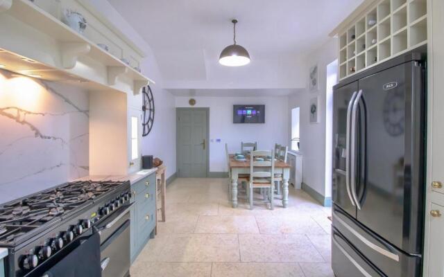 Fabulously Unique 3BD Home Sunderland