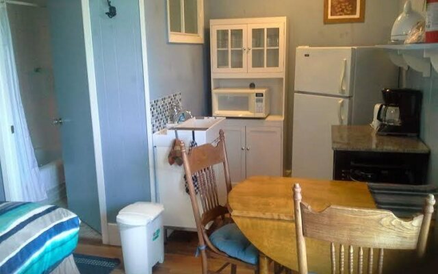 Points East Beach Motel