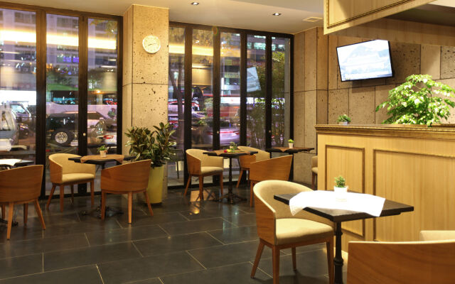 Vine Hotel