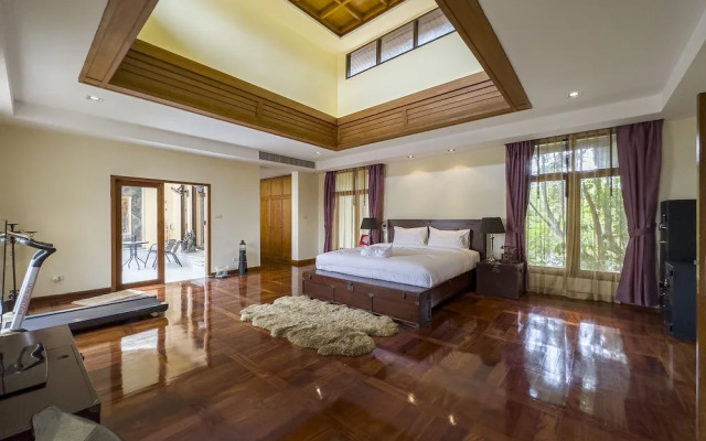 Executive 4 Bed Pool Villa - VTM