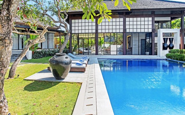 Finns Beach Villa Canggu
