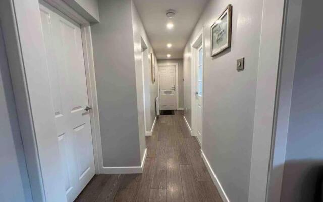 Modern 2 Bed Apartment