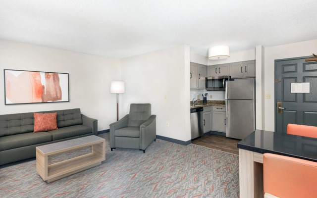 Candlewood Suites Eagan Arpt South - Mall Area by IHG