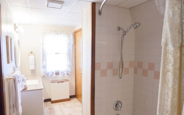 Red Bud Cove Bed & Breakfast Suites