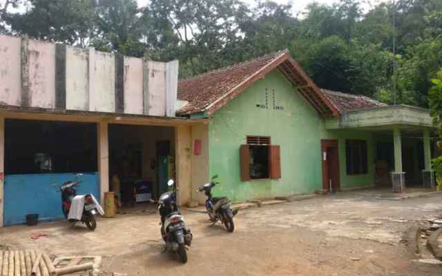 Adji Homestay