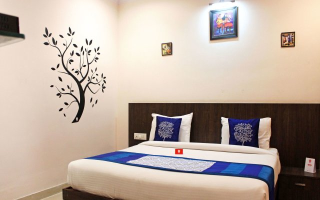 OYO 4471 Hotel Rajmahal