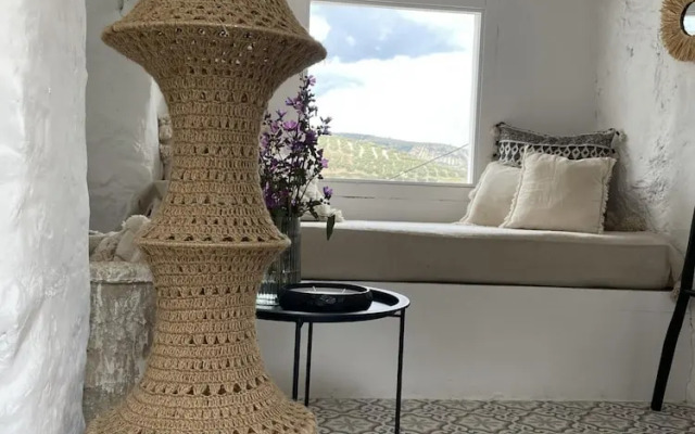 Vista Las Colinas in Izn jar