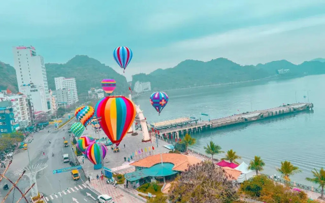 Cat Ba Seaview Hotel