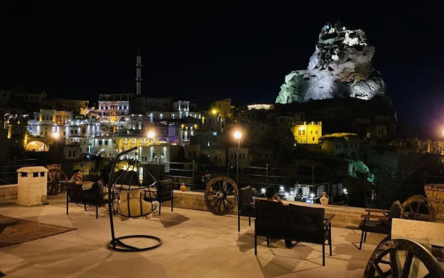 Capp Royal Cave Hotel