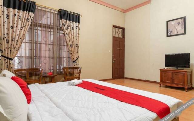 RedDoorz Near Universitas LP3i Medan