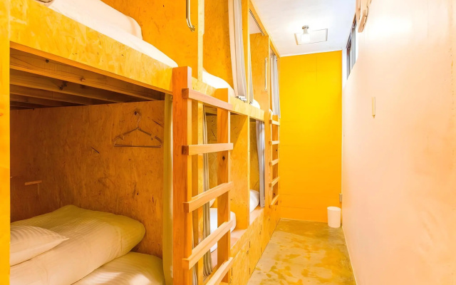 Seawall Hostel – Guest Rooms – Chatan