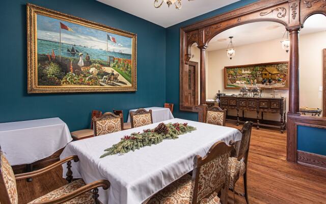 Frederick Stearns House Historic Inn