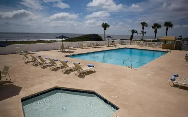 Oceanside Inn and Suites