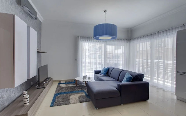 Luxury Apartment IN Fort Cambridge With Pool