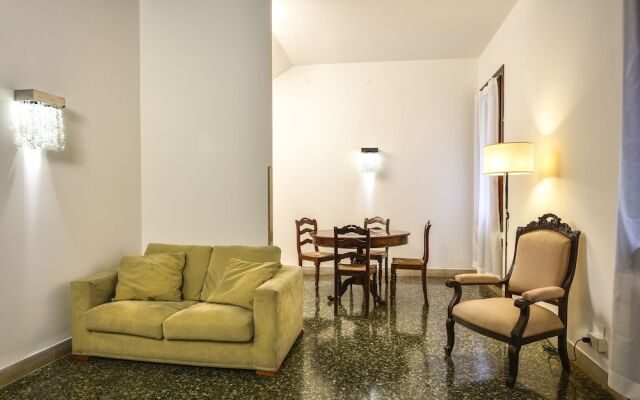 Santa Maria Formosa Apartments
