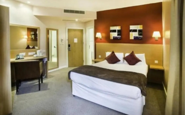 Luton Hotel