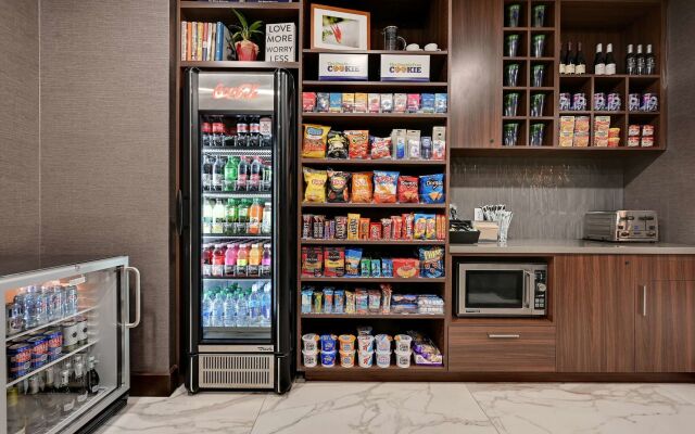 DoubleTree by Hilton Denver International Airport