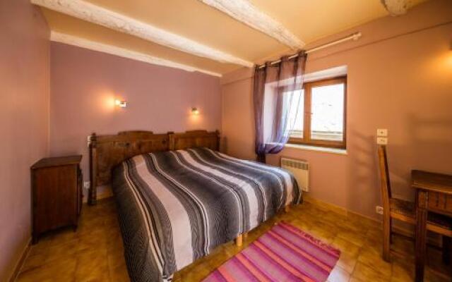 Les Rives Du Lac Du Laouzas