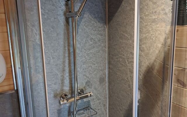 Emlyn's Coppice - Woodland Glamping