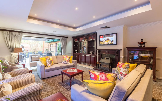 Courtyard Hotel Rosebank