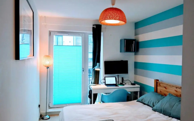 Modern 2 Bedroom Apartment Near the Sea