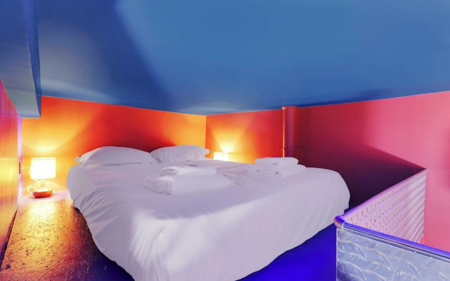 Cosy, Colourful Studio for 2 - Heart of "marais"