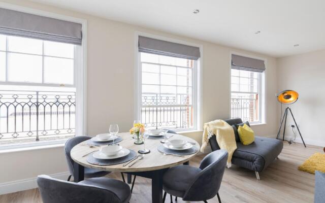 ⭐⭐⭐⭐⭐ Stunning Penthouse Overlooking River - 1 Bed