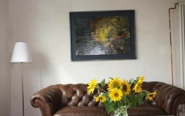 Art-be-and-b Bed and Breakfast