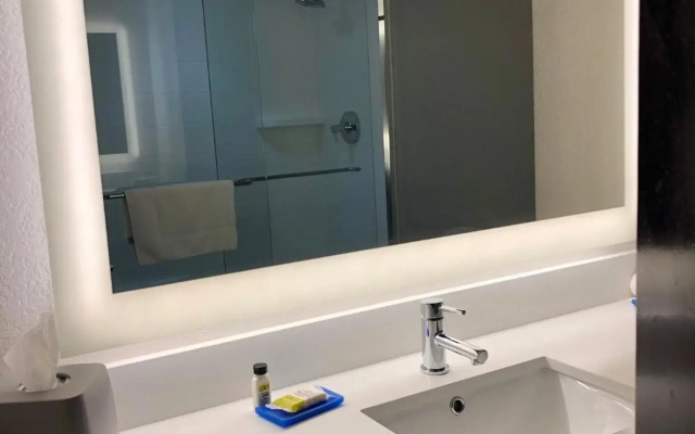 Holiday Inn Express Hotel & Suites Clewiston by IHG