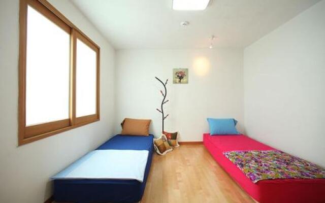 Tongyeong One Guesthouse