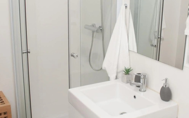 Casa das Camélias - Family Villa by the lagoon